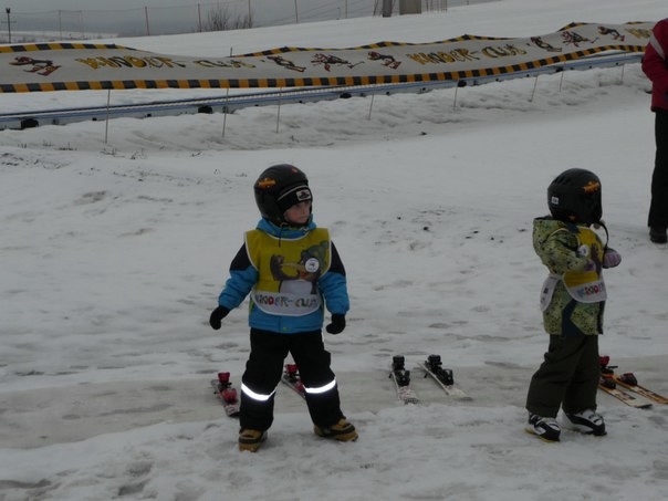 Первое стояние на горных лыжах