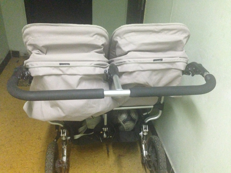 Продаю коляску easywalker duo