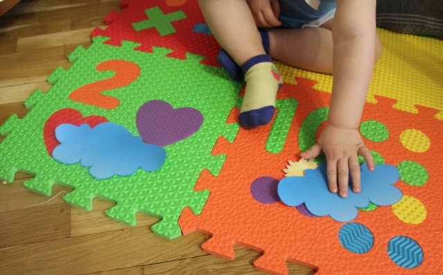 М. Шичида. "Тучи, дождик" (1,8)