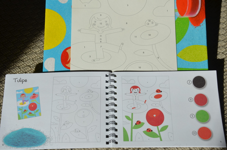 Художественный комплект Djeco Рисование песком " В саду"