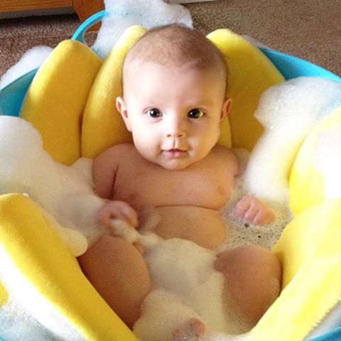 Ванночка для ребенка . Переездной вариант))