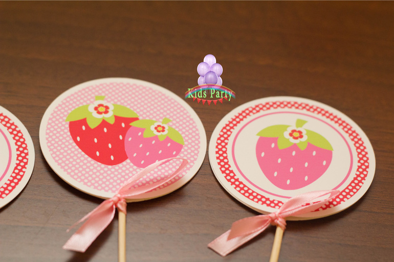 День рождения в клубничном стиле для Белославы)))