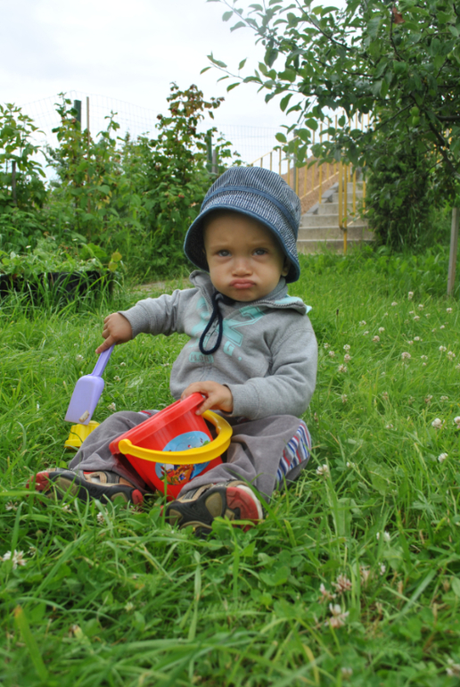 Андрюша, годик +1 неделька