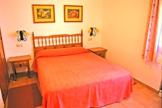 Дом отдыха с общим бассейном на 4 человекa в Кальпе, нa Коста Бланкe, в Испании.