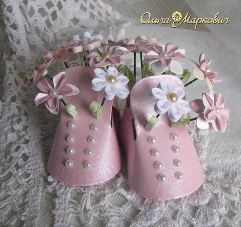 Розовый комплект для поздравления с новорожденной девочкой.