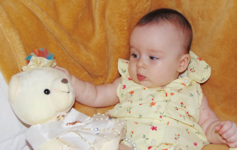 Нам пол годика