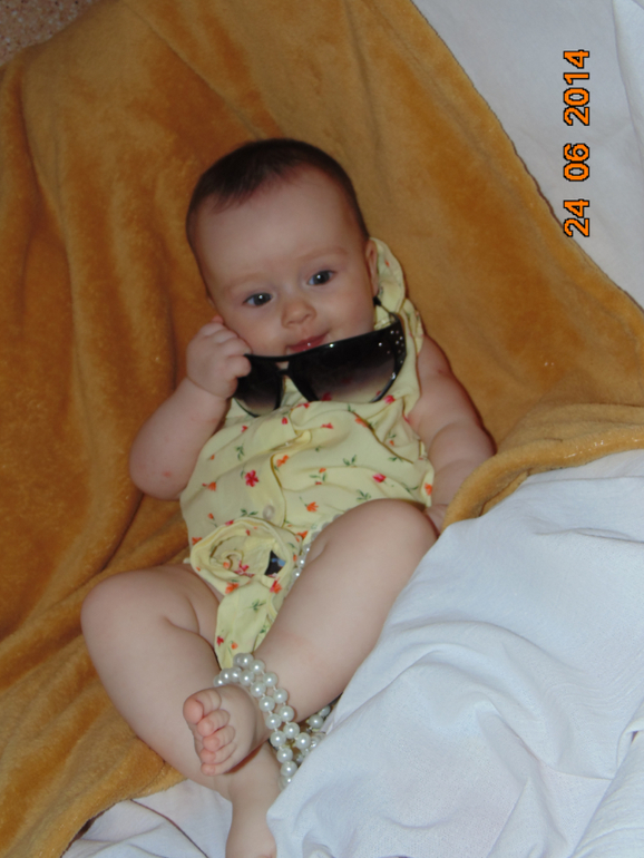 Нам пол годика