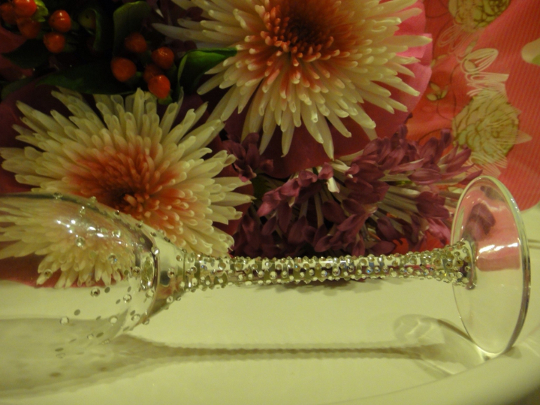 Бокалы инкрустированы кристаллами Swarovski!!!