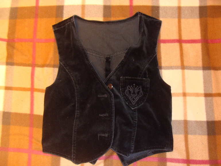 Продаю вещи на девочку 10-12 лет по символической цене!