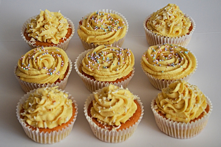 Ванильные капкейки с кремом тирамису