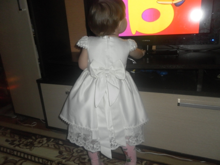 Платье для принцессы маркировка (1-2 года) в идеале.