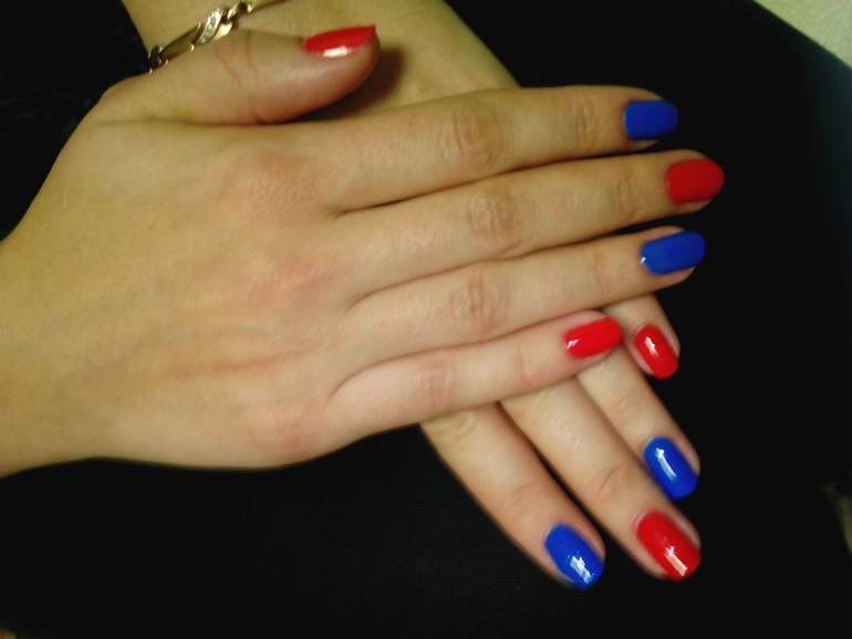 Выполняю услуги маникюра и покрытие ногтей шелаком!!!