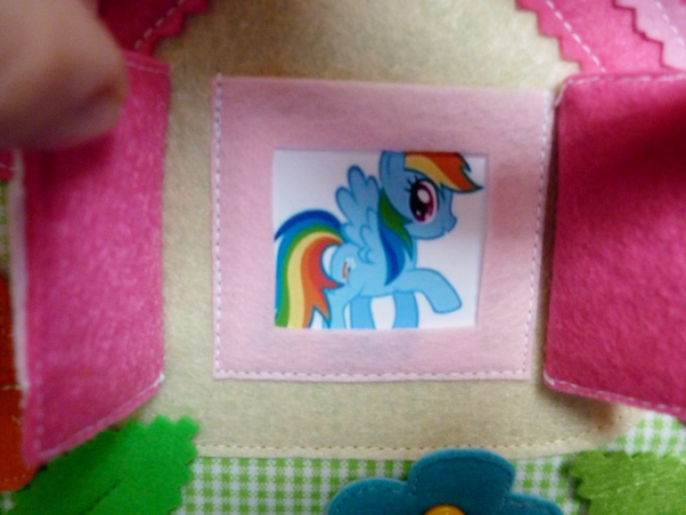 Кукольный домик-сумочка.