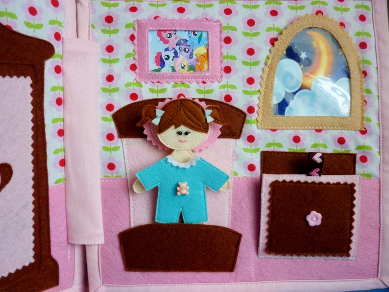 Кукольный домик-сумочка.