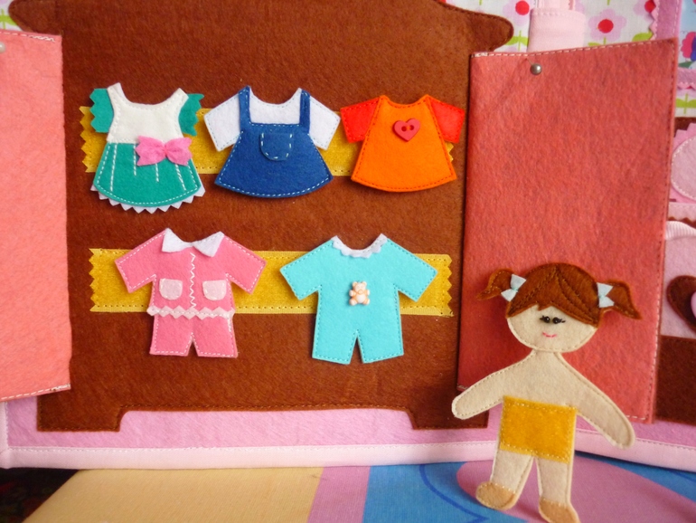 Кукольный домик-сумочка.