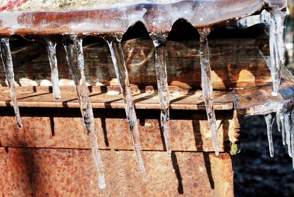 То что твориться за окном)