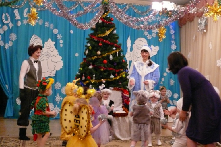 Новый год в детском саду)