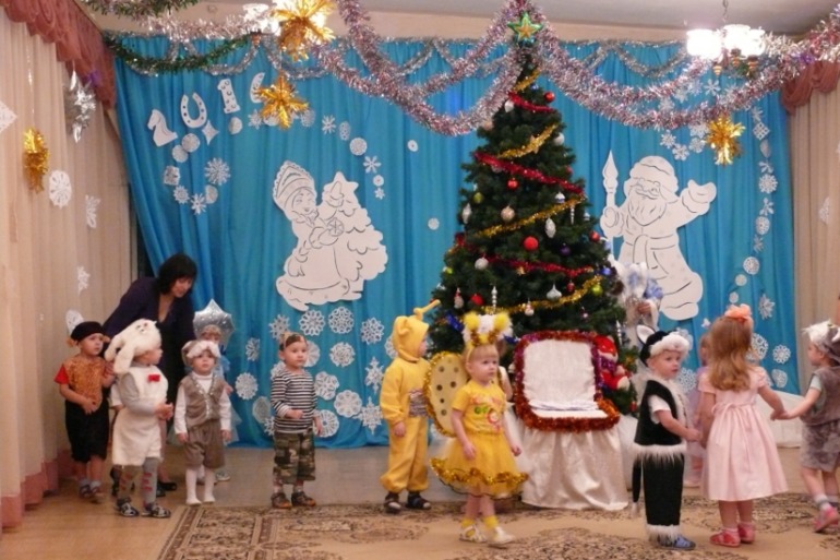 Новый год в детском саду)