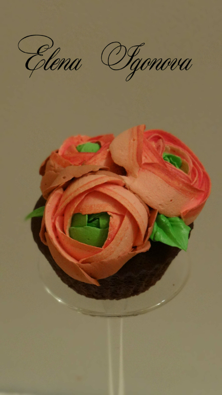 Розы закрытые.