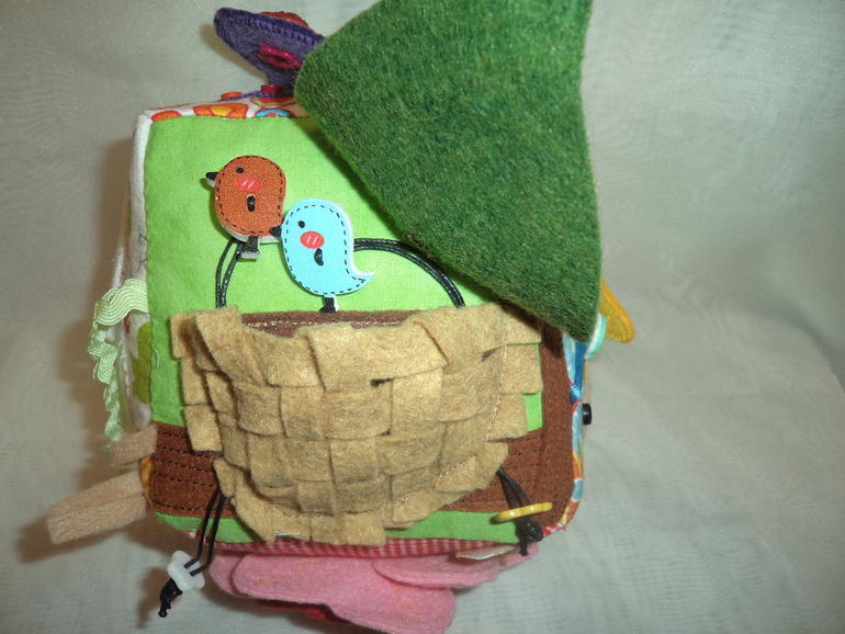 Развивающий кубик "Насекомые-птички и ёжик":)))