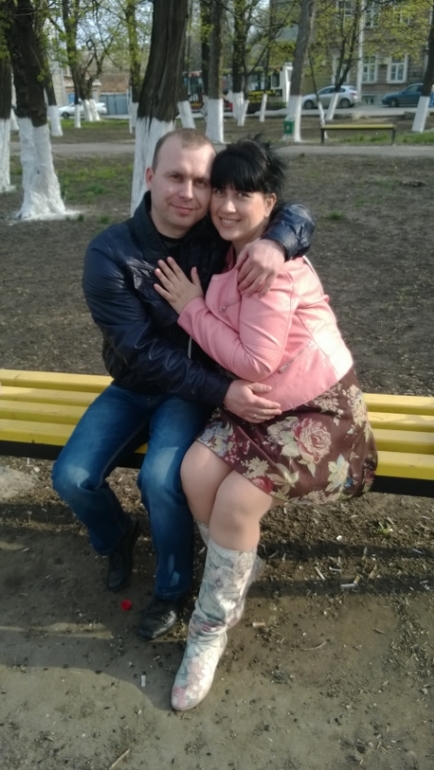 Несколько любительских фото с животиком.