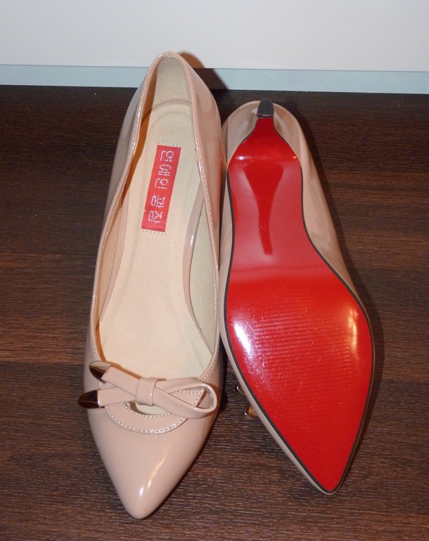 Туфли цвета нюд пр-во Корея. на российский 39 размер. Цена 1000 руб.