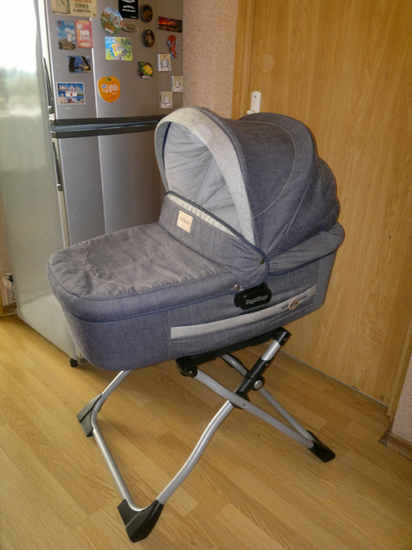 Peg-Perego Young-auto+подставка+аксессуары 6500