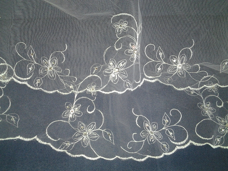 Продам новую фату со стразами