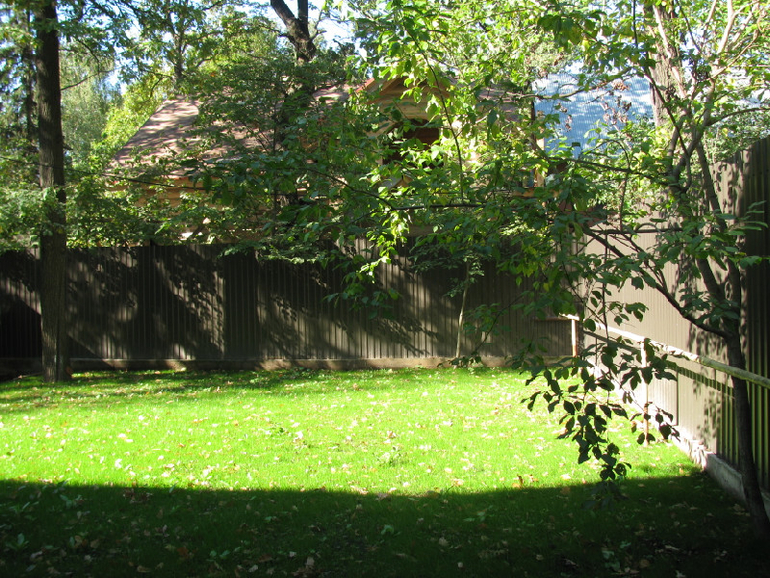 Свой дом в черте в города)) Москва