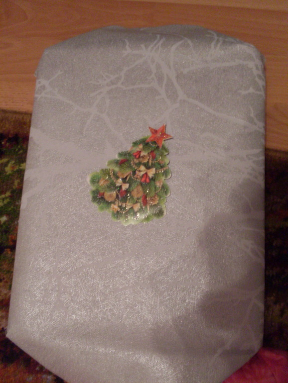 И нас забросали подарочками!!!!!