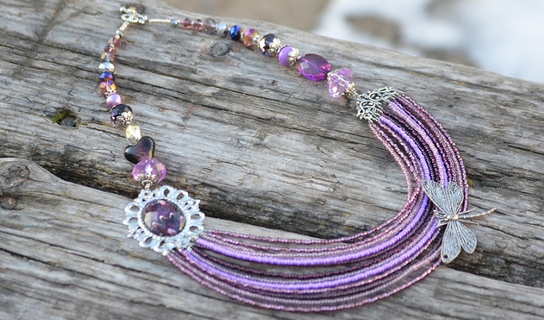 Колье со стрекозой