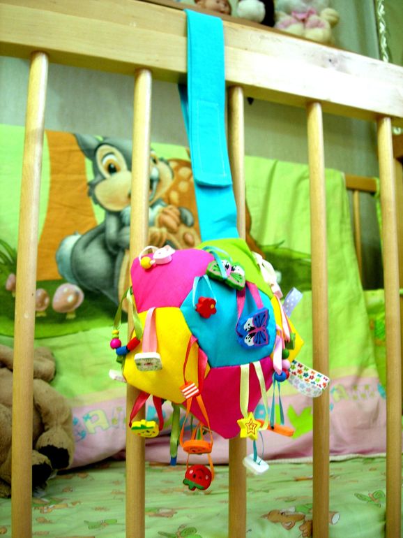 Подвеска развивающая.