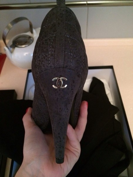 Chanel 39р.. Louis Vuitton 37,5р