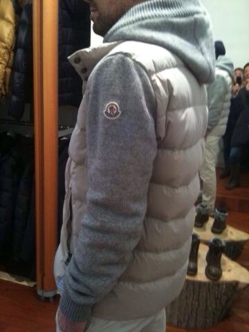 Moncler со скидками на заказ!мужское!)