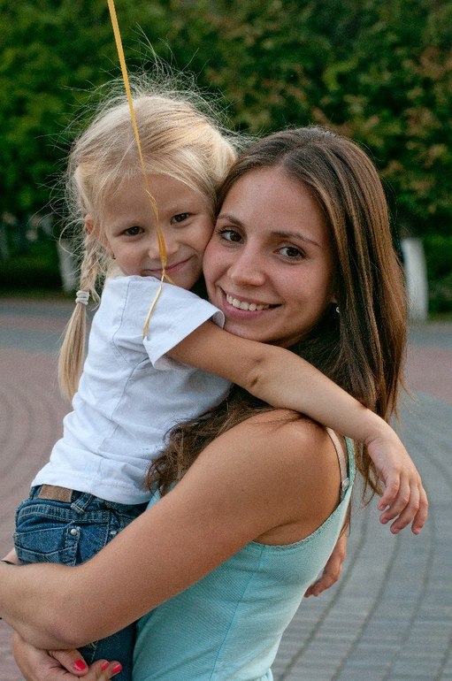 девушки а я опять с вопросом о прическе)) Помогите пожалуйста!!