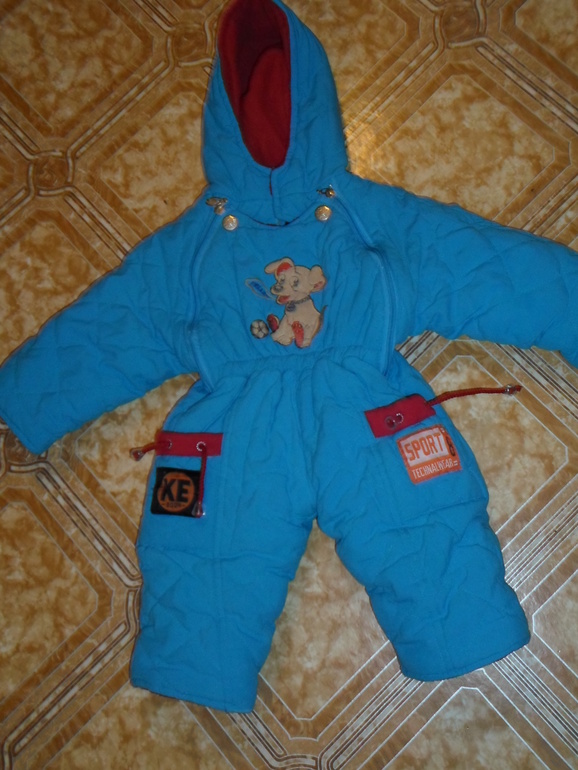 Продам комбез на девочку