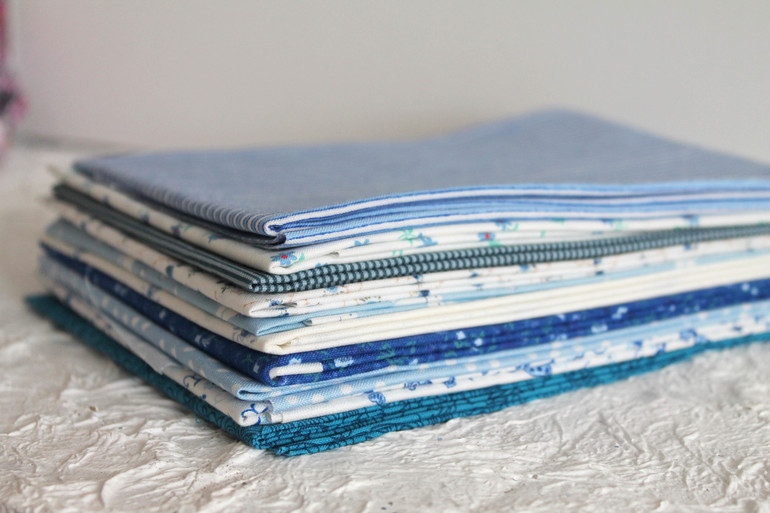Распродажа синих тканей для Тильдушек.