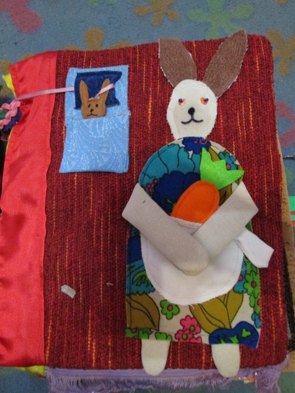 Развивающая книжечка для Дашки.