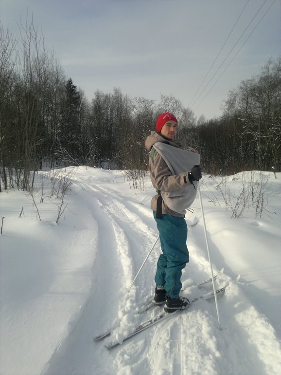 Лыжные мини-походы с годовасиком))
