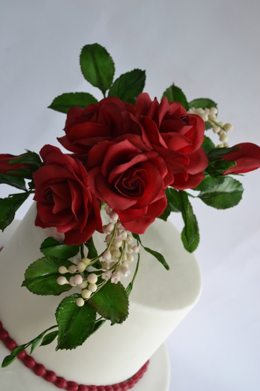 Свадебный торт с розами и ландышами...вес 6,5 кг