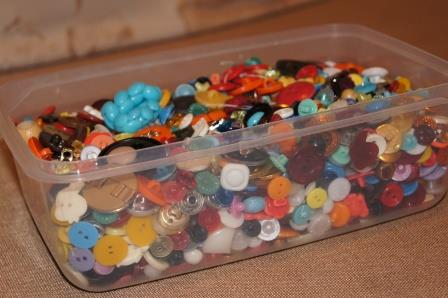 Аппликации из пуговиц.