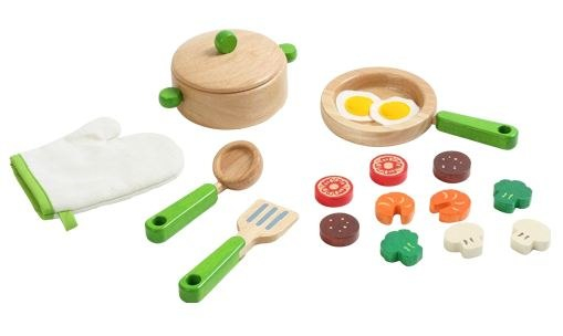 Деревянный городок и кухонные преадлежности