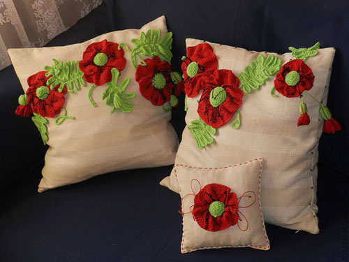 Декоративные подушки на диван или кресло