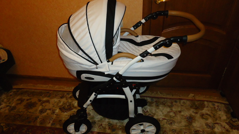 Продам детскую коляску Briciola Carreras 3 в 1