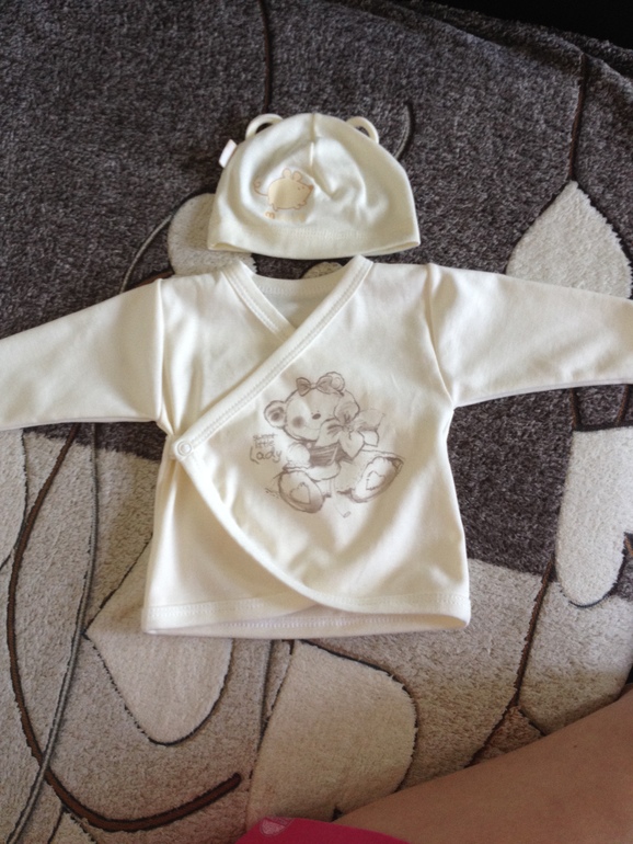 Девчонки оцените, как вам? купили на выписку, не очень люблю все эти кружавчики, да и розовый цвет тоже, решили айвори! Не простовато ли?