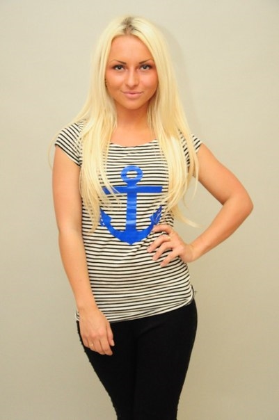 Девчата, продаю новые вещи! Туники, костюмы, футболки. Добро пожаловать в мой дневник;-)