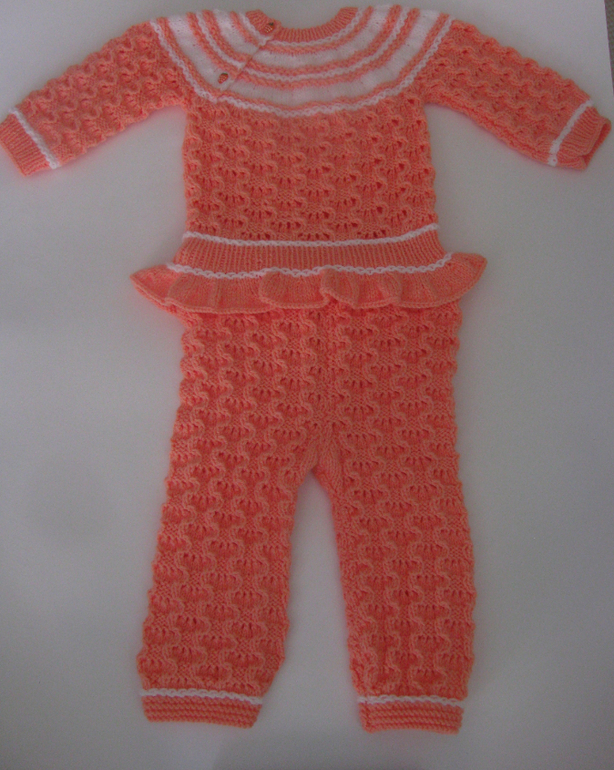 Костюм для девочки " Персиковый рай ".