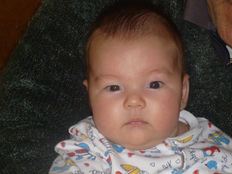 нам 2месяца 22 дня