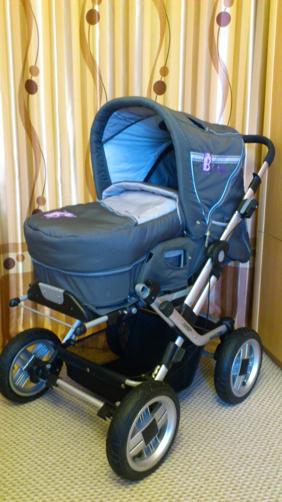 Продам коляску "Baby Care"