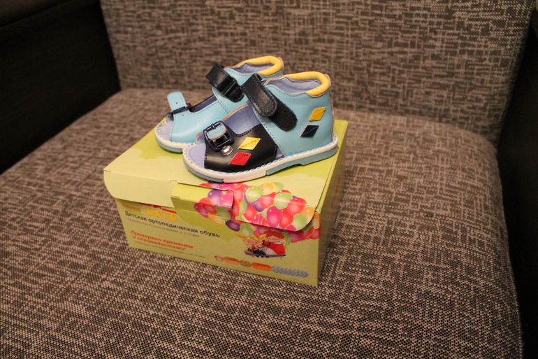 Ортопедические сандалики, ботиночки и другая обувь из натуральной кожи для детишек.